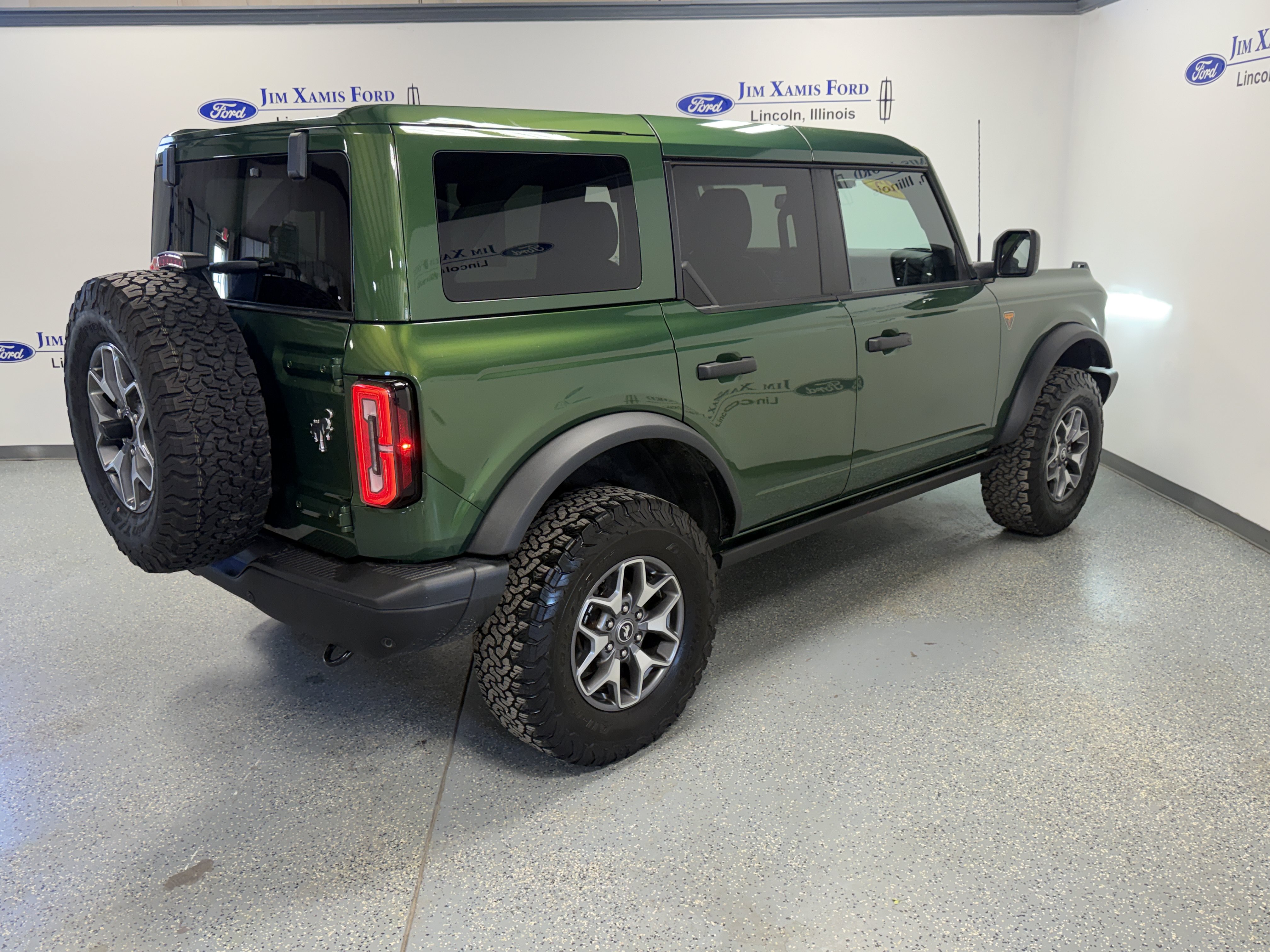 Used 2025 Ford Bronco Badlands AWD/4WD image 35