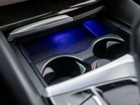 Used 2022 BMW 540i xDrive w/ Premium Package image 29