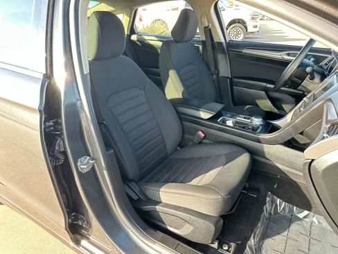 Used 2020 Ford Fusion SE image 23
