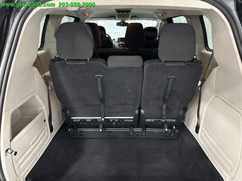 Used 2018 Dodge Grand Caravan SE w/ UConnect Hands-Free Group image 15