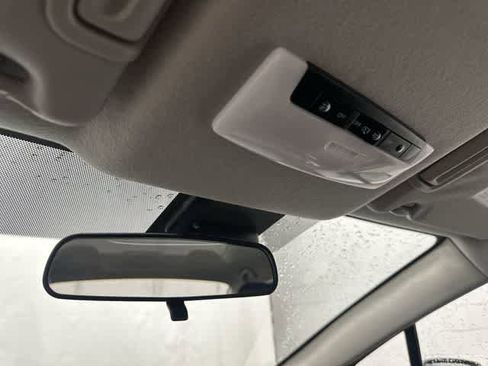 Used 2025 Nissan Versa SV FWD image 20