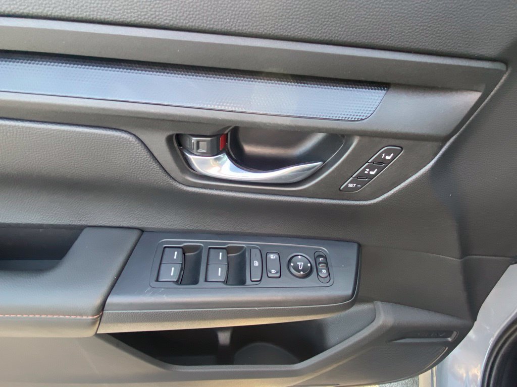 Used 2025 Honda CR-V Sport-L image 11