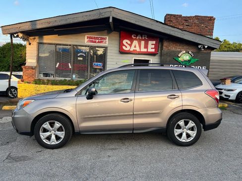 Used 2014 Subaru Forester 2.5i Touring image 2