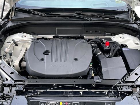 Used 2022 Volvo XC60 B5 Momentum image 29