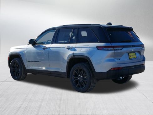 New 2025 Jeep Grand Cherokee Limited image 5