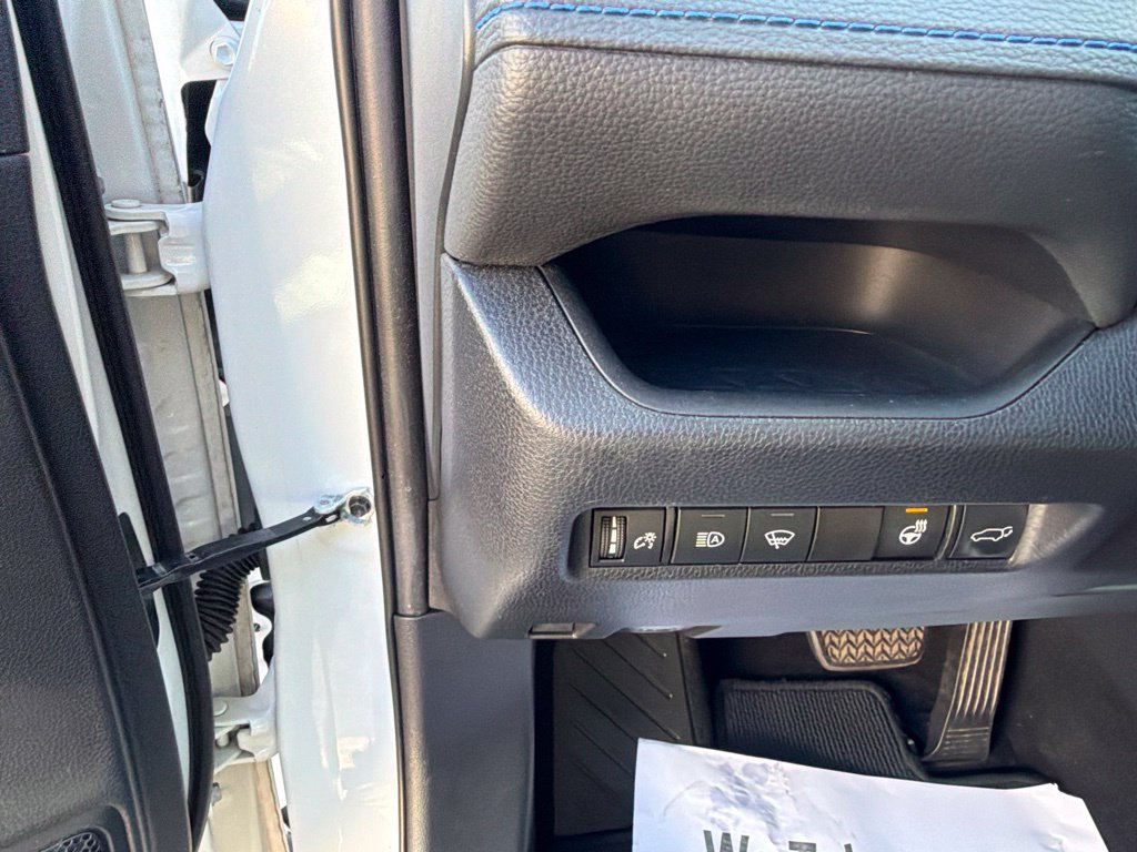 Used 2019 Toyota RAV4 XSE w/ XSE Weather Package AWD/4WD image 29