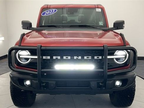 Used 2023 Ford Bronco Wildtrak image 7