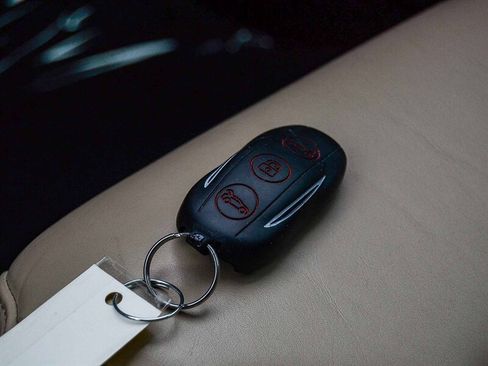 Used 2016 Tesla Model S 60 image 31