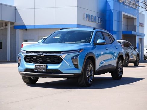 New 2026 Chevrolet Trax LT w/ Driver Confidence Package FWD image 8