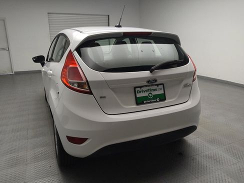 Used 2017 Ford Fiesta SE image 6