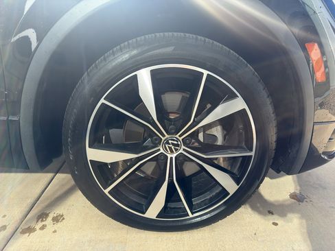 Used 2022 Volkswagen Tiguan SEL R-Line image 19