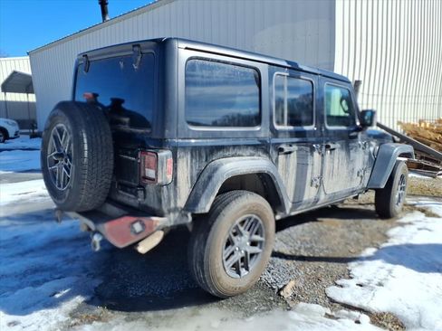 Used 2024 Jeep Wrangler Sport S image 7