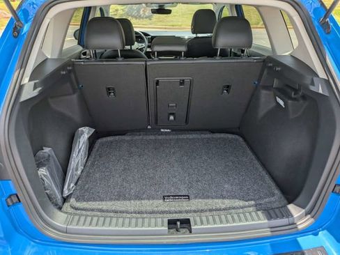 Certified 2025 Volkswagen Taos SE AWD/4WD image 13