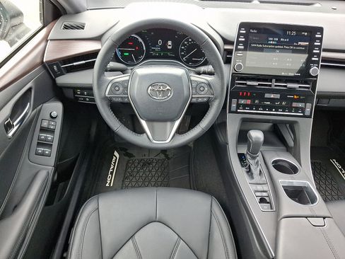 Certified 2021 Toyota Avalon XLE w/ Moonroof Package image 11