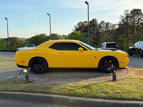 Used 2017 Dodge Challenger SRT Hellcat image 8