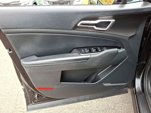 Certified 2023 Kia Sportage EX image 13