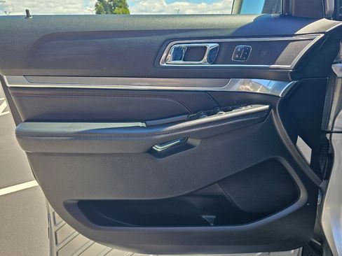 Used 2018 Ford Explorer Sport w/ Equipment Group 401A AWD/4WD image 17