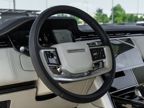 New 2026 Land Rover Range Rover Long Wheelbase SE AWD/4WD image 18