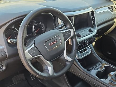 Used 2023 GMC Acadia SLE w/ Driver Convenience Package image 18
