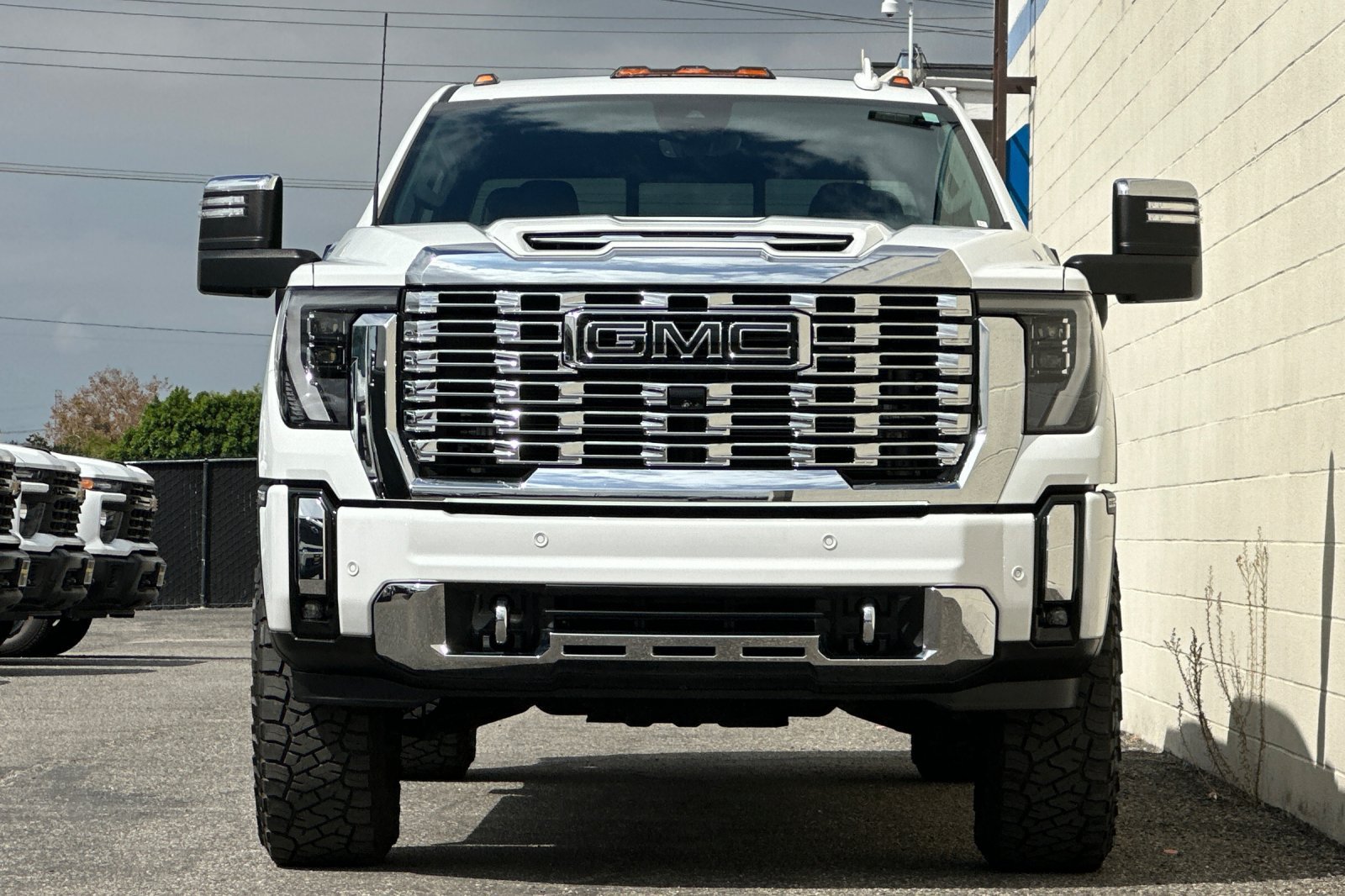 Used 2024 GMC Sierra 2500 Denali w/ Denali Reserve Package AWD/4WD image 9