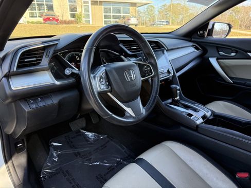 Used 2017 Honda Civic Touring image 21
