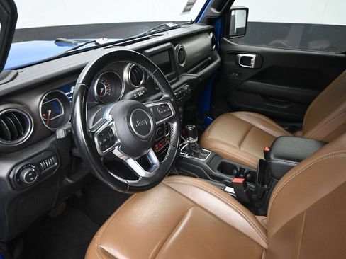 Used 2021 Jeep Gladiator Rubicon w/ Safety Group AWD/4WD image 19