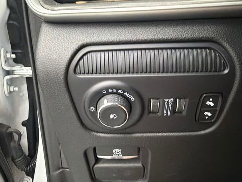 Used 2024 Jeep Wagoneer L Series II w/ Flexible Seating Group RWD image 33