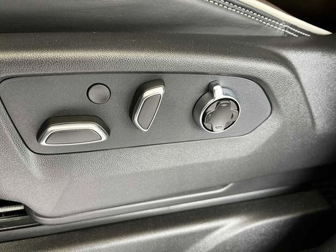New 2026 GMC Yukon Denali Ultimate AWD/4WD image 7