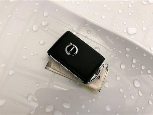 Used 2022 Volvo XC60 B6 Inscription AWD/4WD image 9