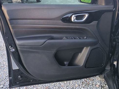 New 2026 Jeep Compass Latitude image 24