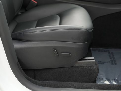 Used 2023 Tesla Model Y AWD image 34