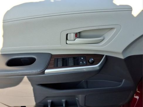 Used 2022 Toyota Sienna LE AWD/4WD image 9