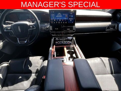 Used 2024 Lincoln Navigator L Reserve AWD/4WD image 9