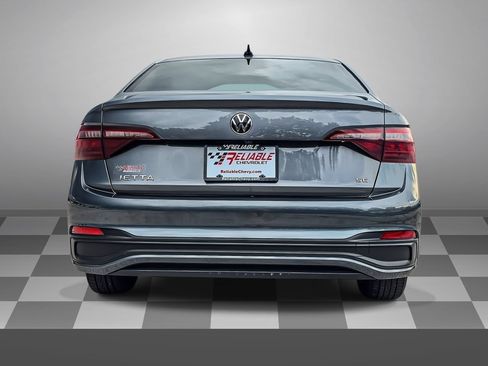 Used 2024 Volkswagen Jetta SE FWD image 5