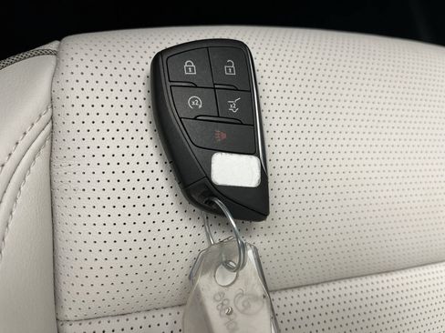 Certified 2025 Buick Envision Avenir AWD/4WD image 30