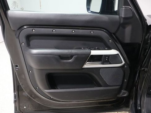 Used 2020 Land Rover Defender 110 HSE image 12