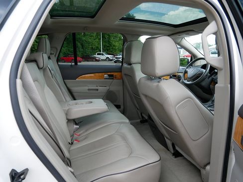 Used 2013 Lincoln MKX AWD image 9