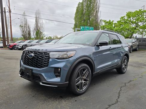 New 2026 Ford Explorer ST-Line w/ ST-Line Street Pack AWD/4WD image 1