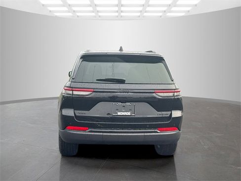 New 2025 Jeep Grand Cherokee Limited image 6