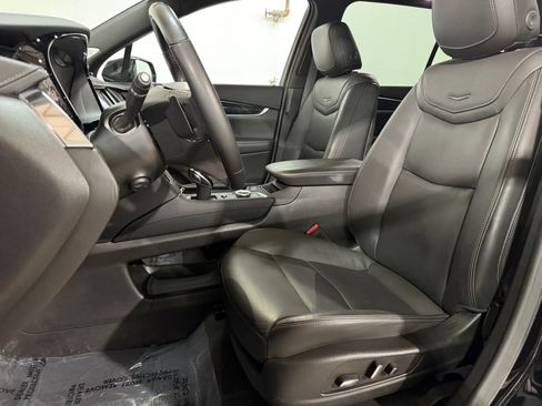 Used 2024 Cadillac XT6 Premium Luxury FWD image 5