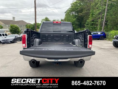 Used 2018 RAM 1500 Laramie RWD image 9