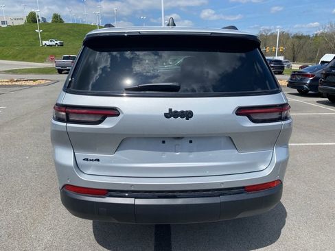 New 2025 Jeep Grand Cherokee L Altitude AWD/4WD image 4
