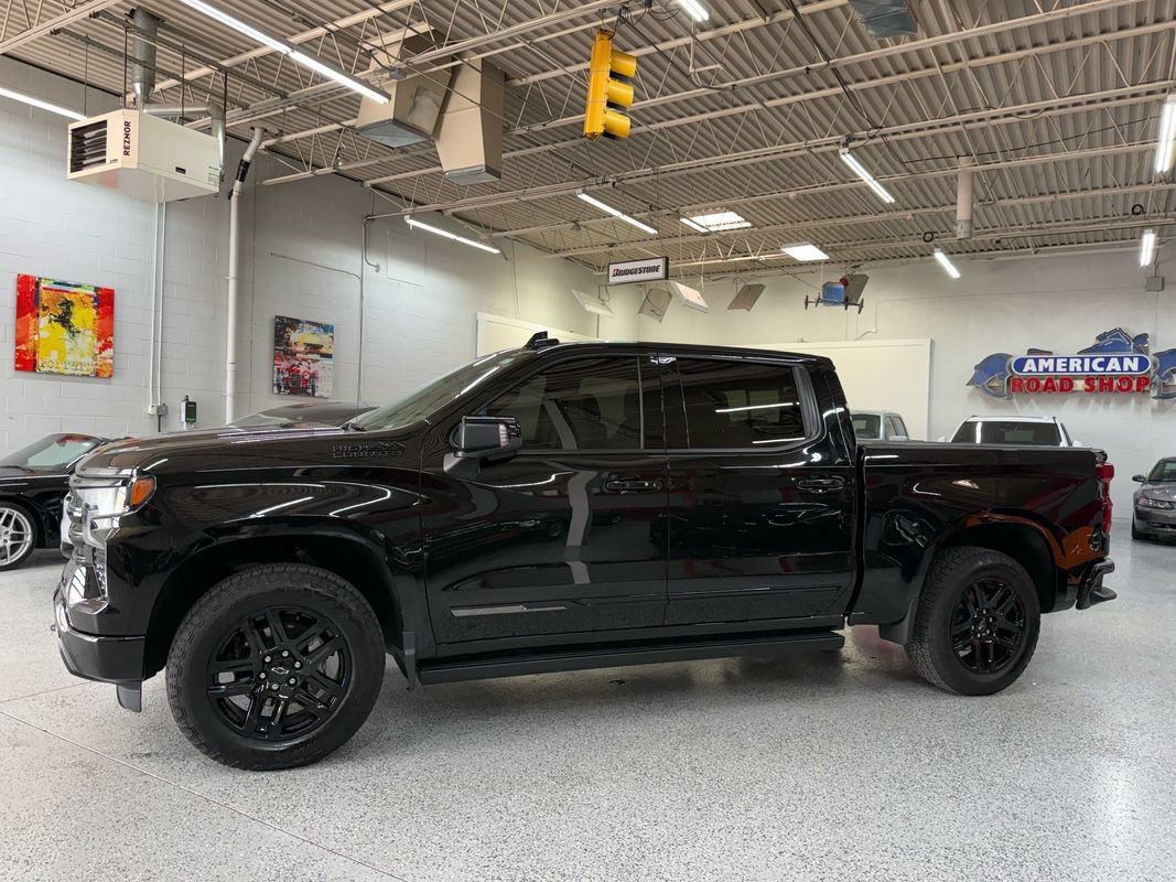 Used 2026 Chevrolet Silverado 1500 High Country w/ Midnight Edition AWD/4WD image 2