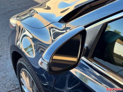 Used 2018 Toyota Avalon Limited w/ Carpet Mat Package FWD image 9