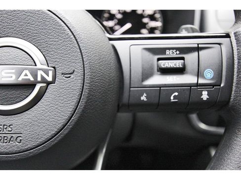 Used 2023 Nissan Rogue SV image 14