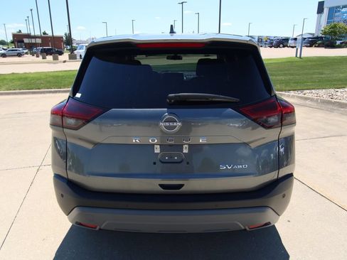 Used 2023 Nissan Rogue SV AWD/4WD image 13
