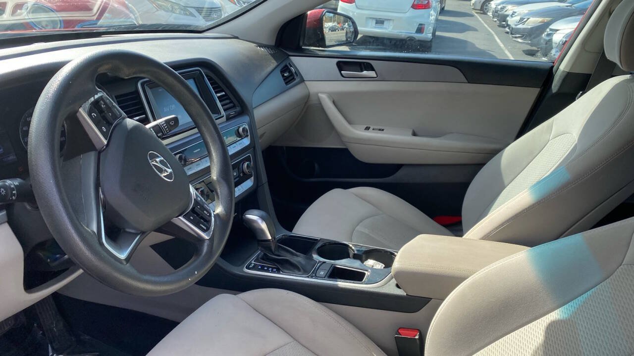 Used 2018 Hyundai Sonata SE FWD image 11