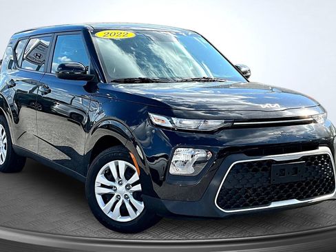 Used 2022 Kia Soul LX FWD image 3