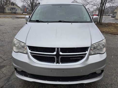 Used 2012 Dodge Grand Caravan Crew FWD image 2