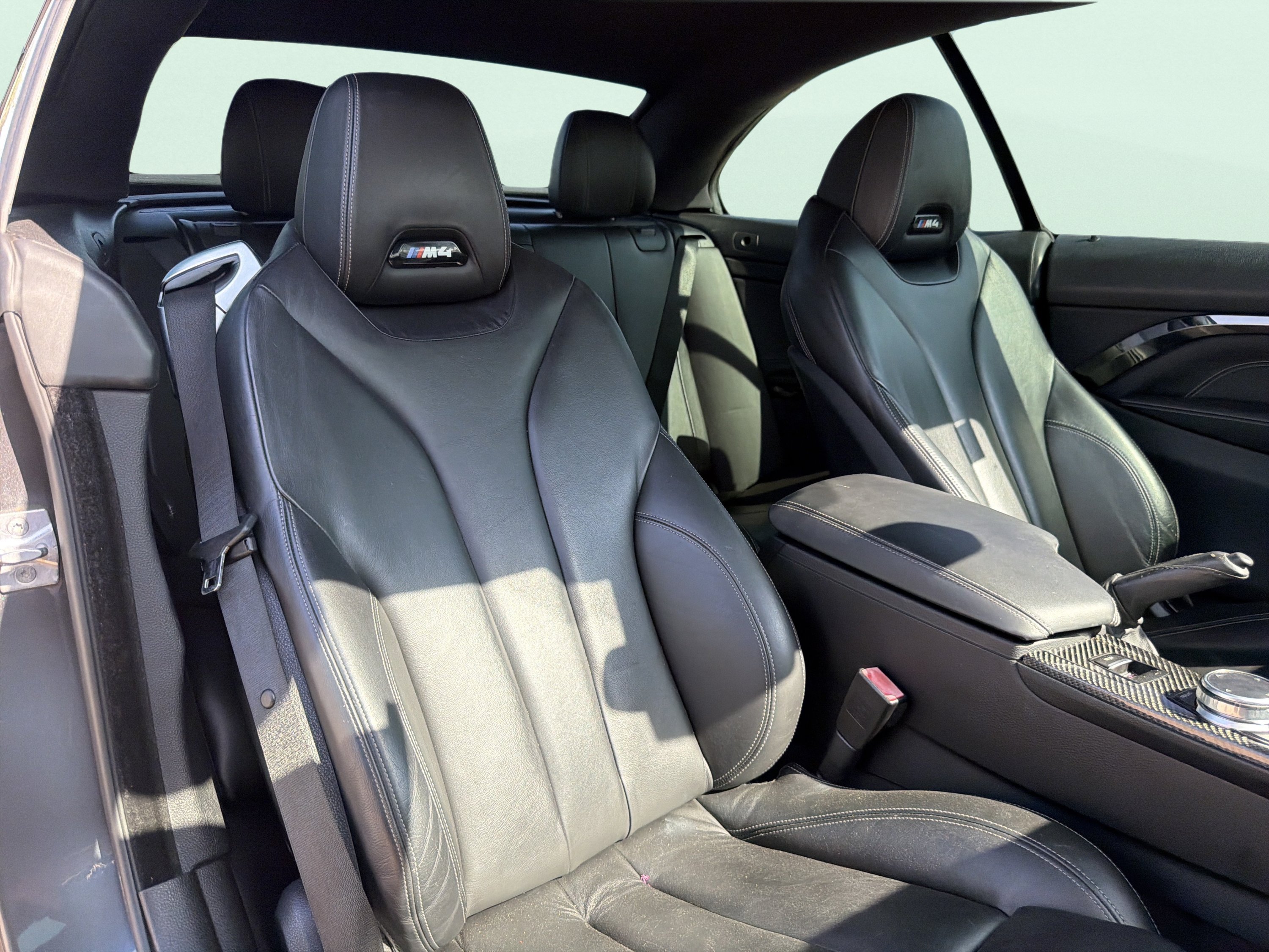 Used 2018 BMW M4 Convertible RWD image 32